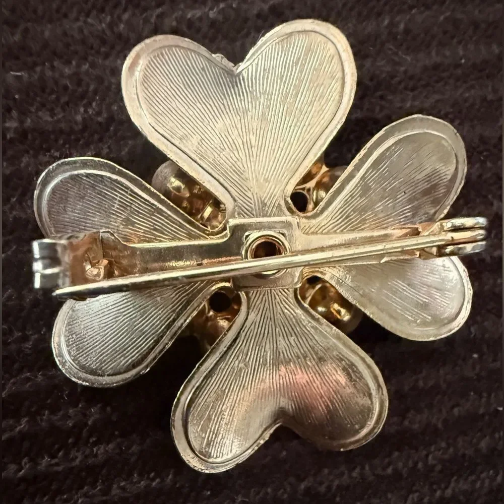 Vintage Gold-Tone Flower Brooch with Emerald Green Rhinestones